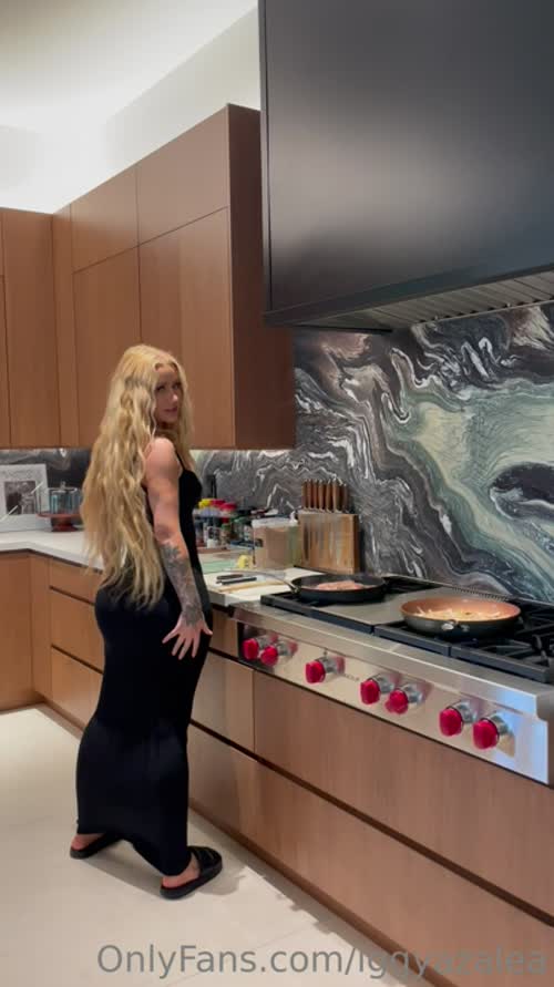 2b96004596f09d0027287da5ee52d68a9b8227a5e9c7cfb79ab06ff7cd9c2e9d thumbnail