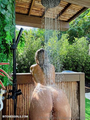 163914837083263812851851119798316189895 thumbnail