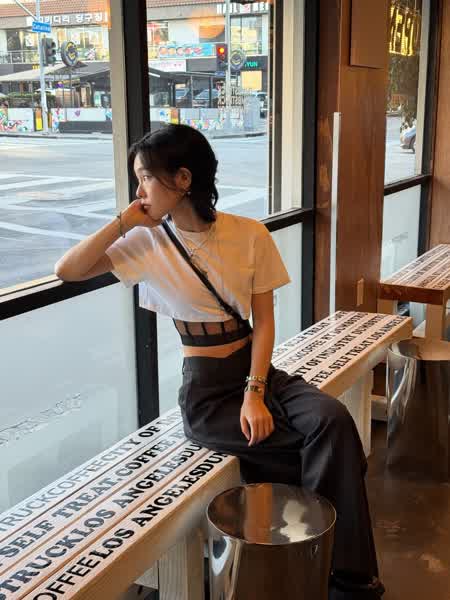 817da850ee2a488289b8846dc4ab796bbc2cde5e9970cad731343bb37a455c2b thumbnail