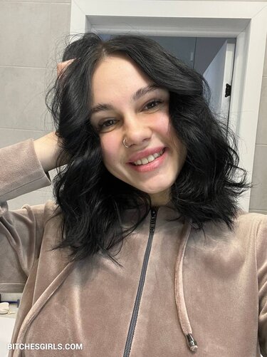 232948947488685854835194193224663008804 thumbnail