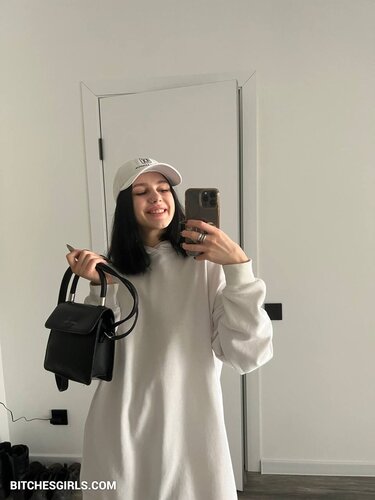 310269235281283081563166100470282553877 thumbnail