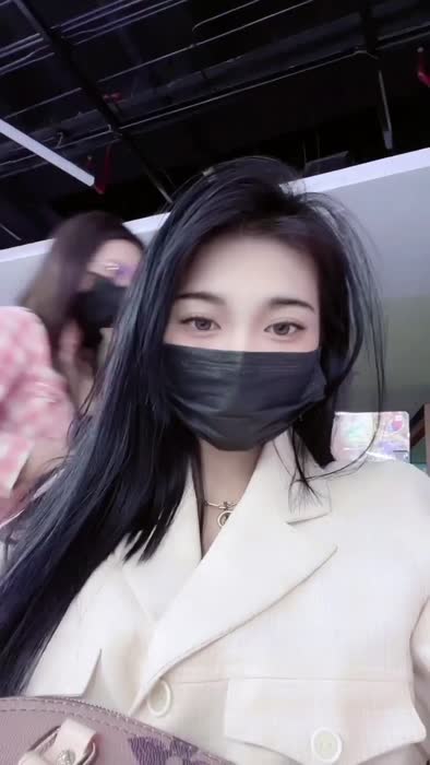 e7f254872e0809b5c52faf35875cb34ab1f19eb473cc81610096ec798e4aa35f thumbnail