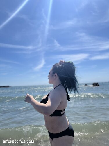 274695640743262695371081716079376311631 thumbnail