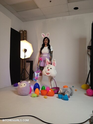 167153083704091176070469645014284373578 thumbnail