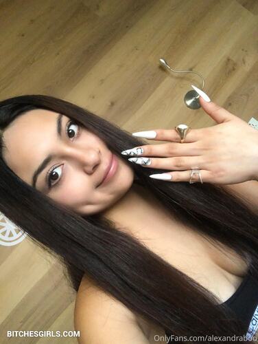 145285508871275509184865042534621996815 thumbnail