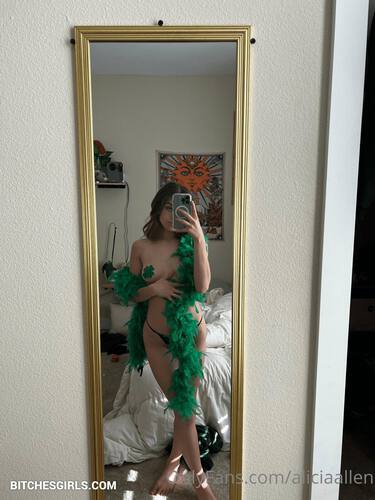 153745157428063020860219696399410242282 thumbnail