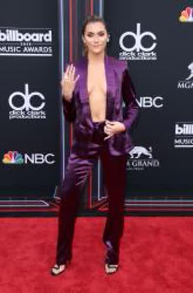 55de20e6ef2d84f1723a89a34fff85e6d7ffeada92a3e87c581545a8357e184c thumbnail