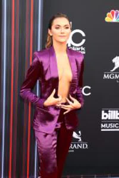 79623e9cbebce712bc30e8fda54704c82625952d63e6f151698bc4fbe1155f5d thumbnail