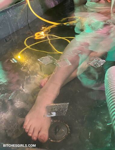 272828061458728458546918122892134368579 thumbnail