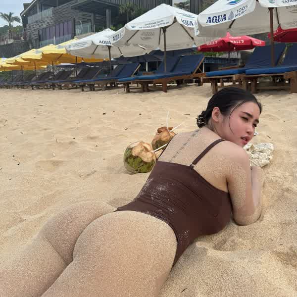 128be5bf6b968aa31af85542387be2ed5476edc69d2462e6e8194b07d4a7ee75 thumbnail