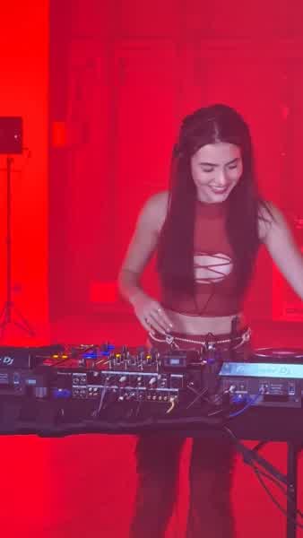 5bc57381afbbf18aad320957c39fdcebc5edaad5f57f70926e6eb8c6f11566df thumbnail