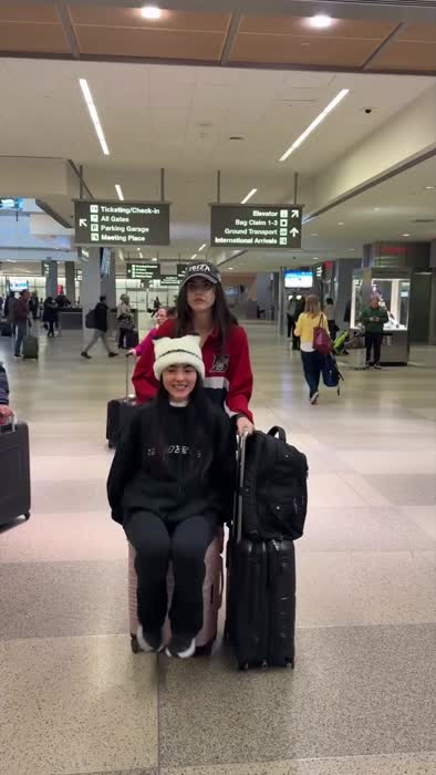 Andrea Botez Twitch - Leaks Petite Romanian Videos