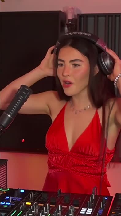 7aff98c7a24a10e23791cb05121b3857daec3842506a72edb06e81e00f71c6a2 thumbnail