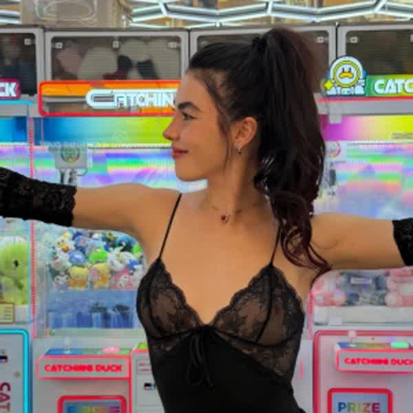 Andrea Botez Twitch - Leaks Petite Romanian Videos