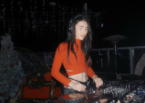 fc21c2530e4124427b68e51ef8a438087181da2e056bf1383e7cece9ee9ef3a7 thumbnail