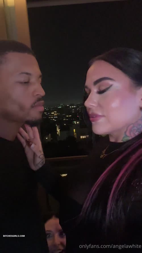 dfd508e2e49e1d384d78fc21422b320ae12c057bd26ac87ed9ac131d56ae902c thumbnail