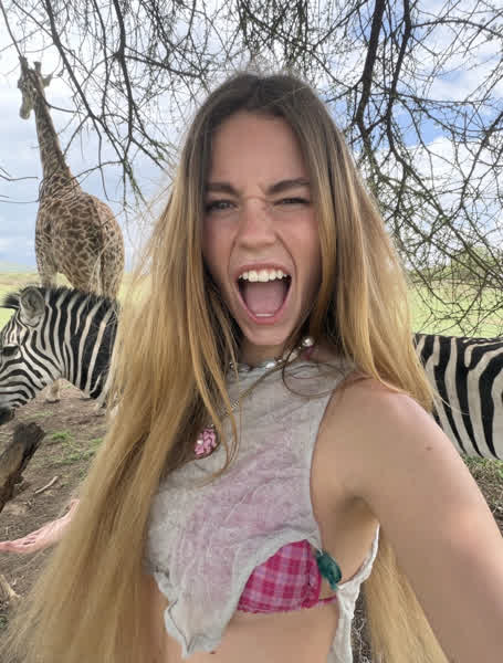 f9423acb13f3cdb8dda7d091eb968bced542e21571c87c640d7967b1f4999a6a thumbnail