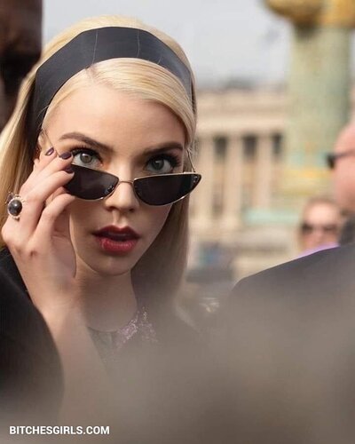 200389456355575433904492550000180959155 thumbnail