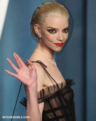 35802268507495449722888624191822328963 thumbnail