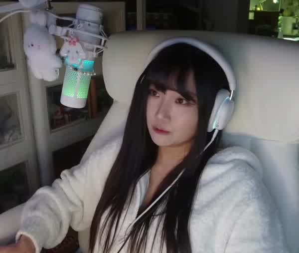 781f24f8627a949ee691bd5c45633479f3cb9303167514fd18a73acaf72c0e9b thumbnail