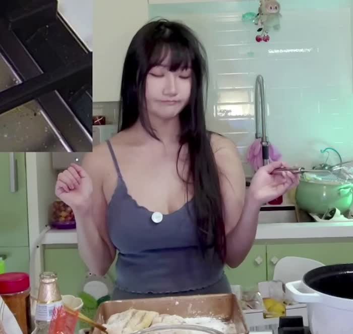 e456b965f6bd6f3b5a77793920cb1c802c9f6bf68375bed19ed71cf20b7d70ff thumbnail