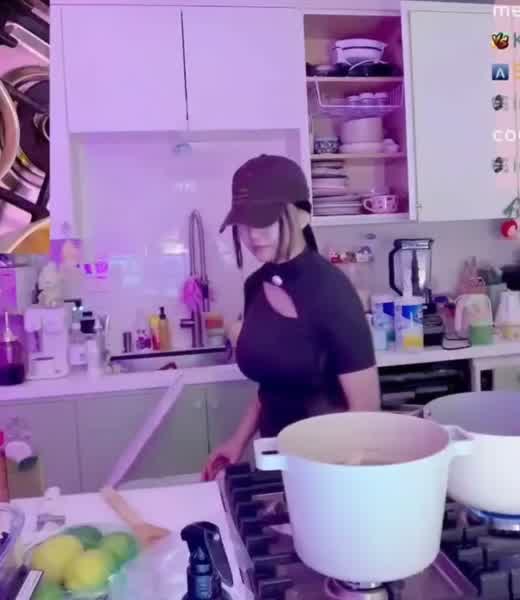 d9cd6771e6e42a7eaa7f2e4dd661cf1326c1cbedd47f1986f9d15dc7bb75900b thumbnail