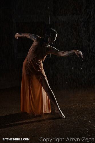 272662574862346833718988596629336808310 thumbnail