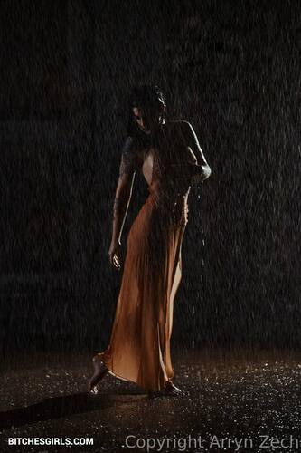 330502882449212352657297474965083436945 thumbnail