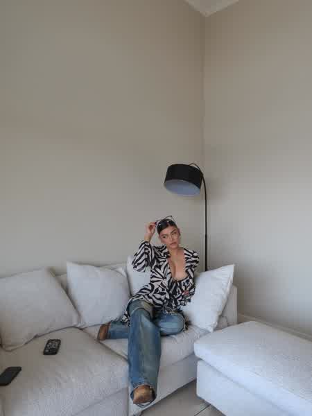 a2639afdd85acf935145d4888a81f89aa95b57d7ee8f2600153f6e3e18b71097 thumbnail