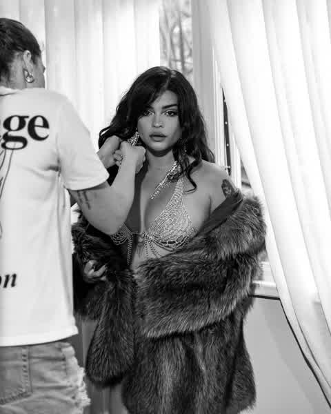 be96662f1efe4fbed1b541bf2fca9a5839e3bfb9bc9ca3584f53a1ac27984b01 thumbnail