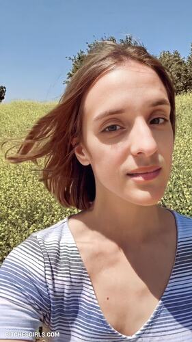 160512913575370488846447421002704966785 thumbnail