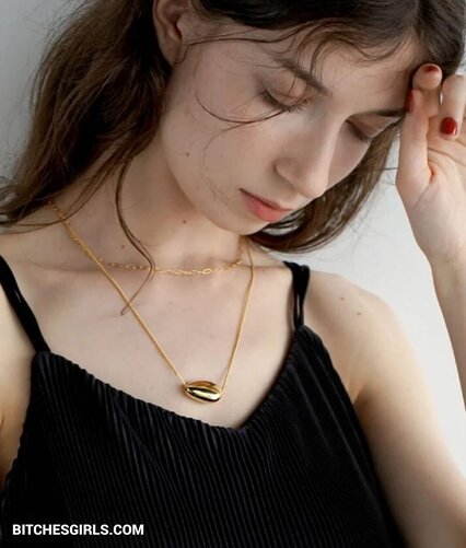 327103280244533402246334832347537190433 thumbnail