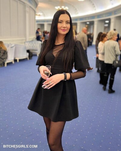 300189949730032818592789627714460532431 thumbnail