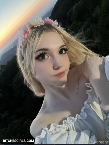 17425822792734628837413698529498573432 thumbnail