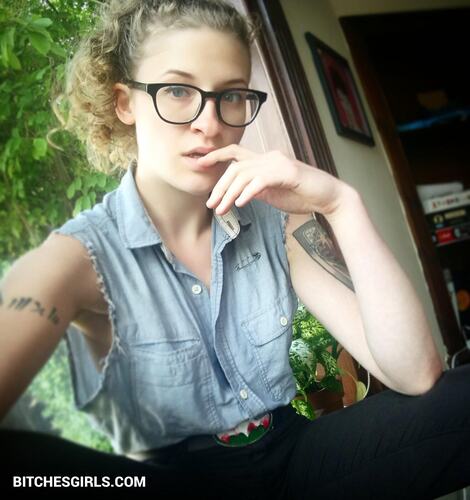 119375769122602121278722888224178712736 thumbnail