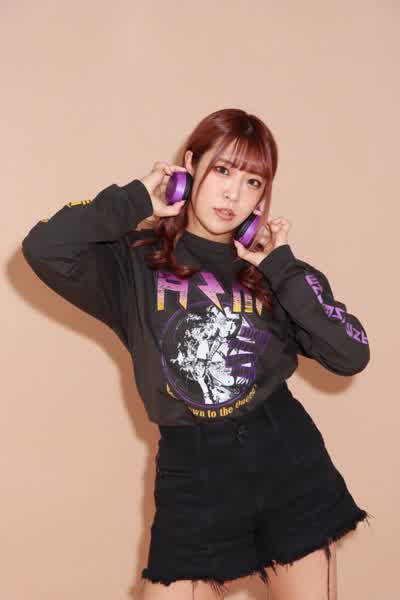 74eba72f3e2a67cc4ab9bb15b8f5a5dc7e7556dc93aa53dc6d5f814843e7ad73 thumbnail