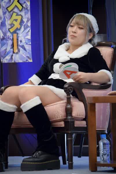 a027c4939972912243b59f724b63932bd4f097950b655843e27de4dffb3b2610 thumbnail