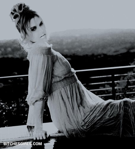 266881716592343785464803900818632360401 thumbnail