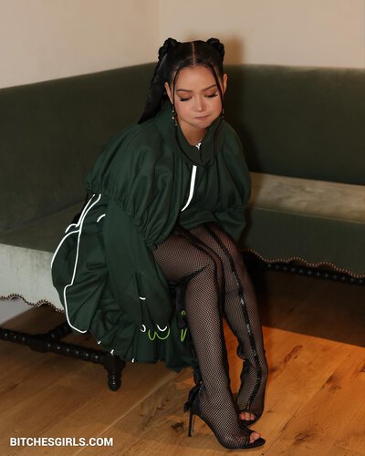 233044220589308890893188567038317652802 thumbnail