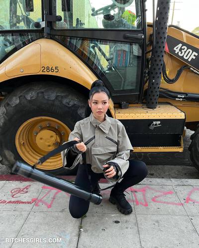 297436754650325047607958879447592891484 thumbnail