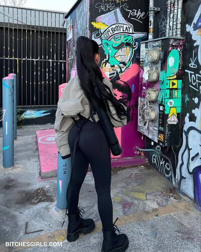 80657828710540344129970586671940924019 thumbnail