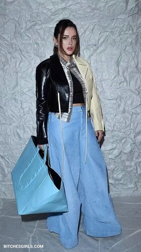 266030276589021272553094673077770302957 thumbnail