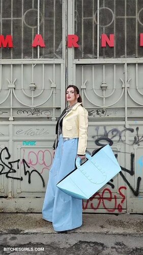 73366128378879347334353828526821778103 thumbnail