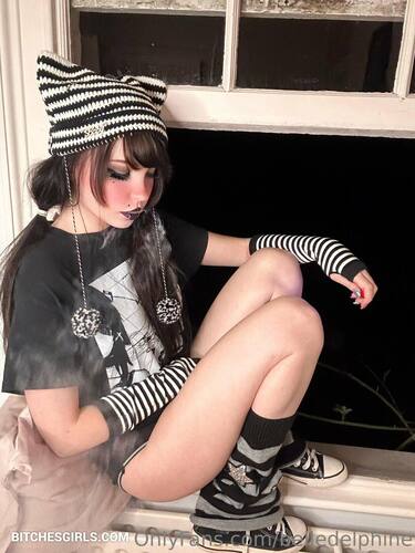 276260448463246213343503960363650593664 thumbnail