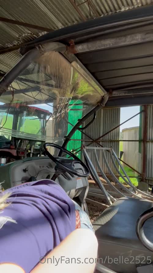 5c37b6b1423f75152ef43d0d7443dd80b024af60be90b63b2e6fc94bd7ee3db2 thumbnail