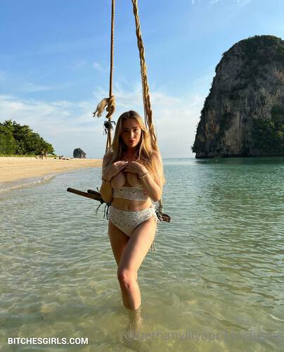 184950023057002723666555532940740597913 thumbnail