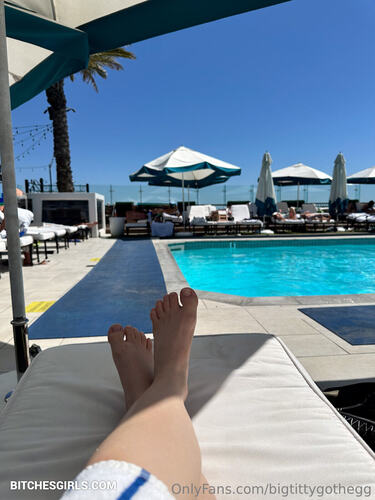 215760540009765020922598681804622275602 thumbnail