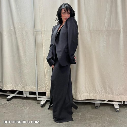 221016755484222587204087425118672790251 thumbnail