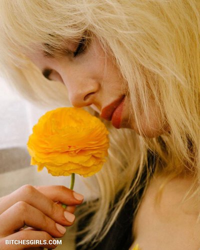 209582070902642251399320836982507690580 thumbnail