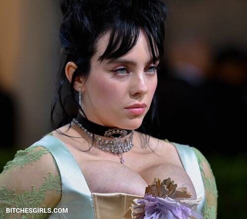 226953838829953760402917309183662027854 thumbnail